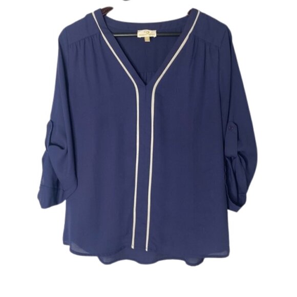 Collective Concepts Size Medium Chiffon Roll Tab Sleeve Flowy Blue Blouse - Picture 1 of 6